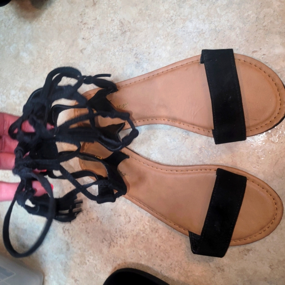 Flat sandals
